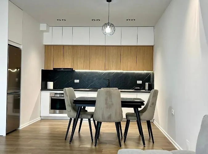 George Apartments2023/2 *